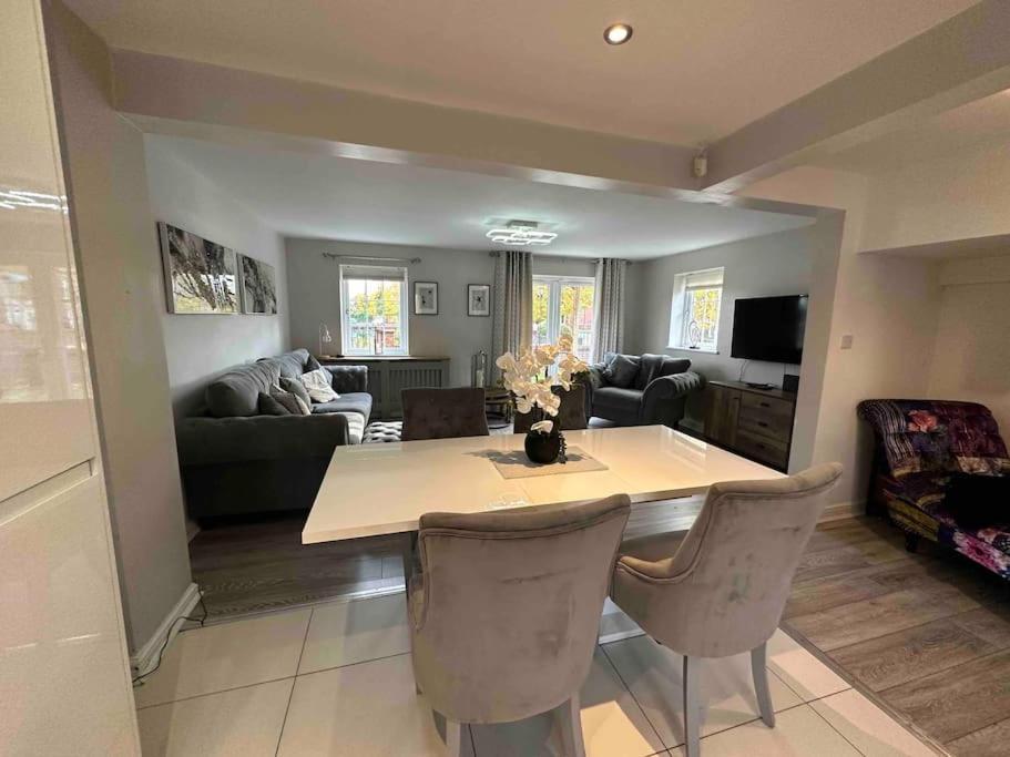 Waterside Mufc & Trafford Centre Townhouse 4 Bedroom Free Parking Μάντσεστερ Εξωτερικό φωτογραφία